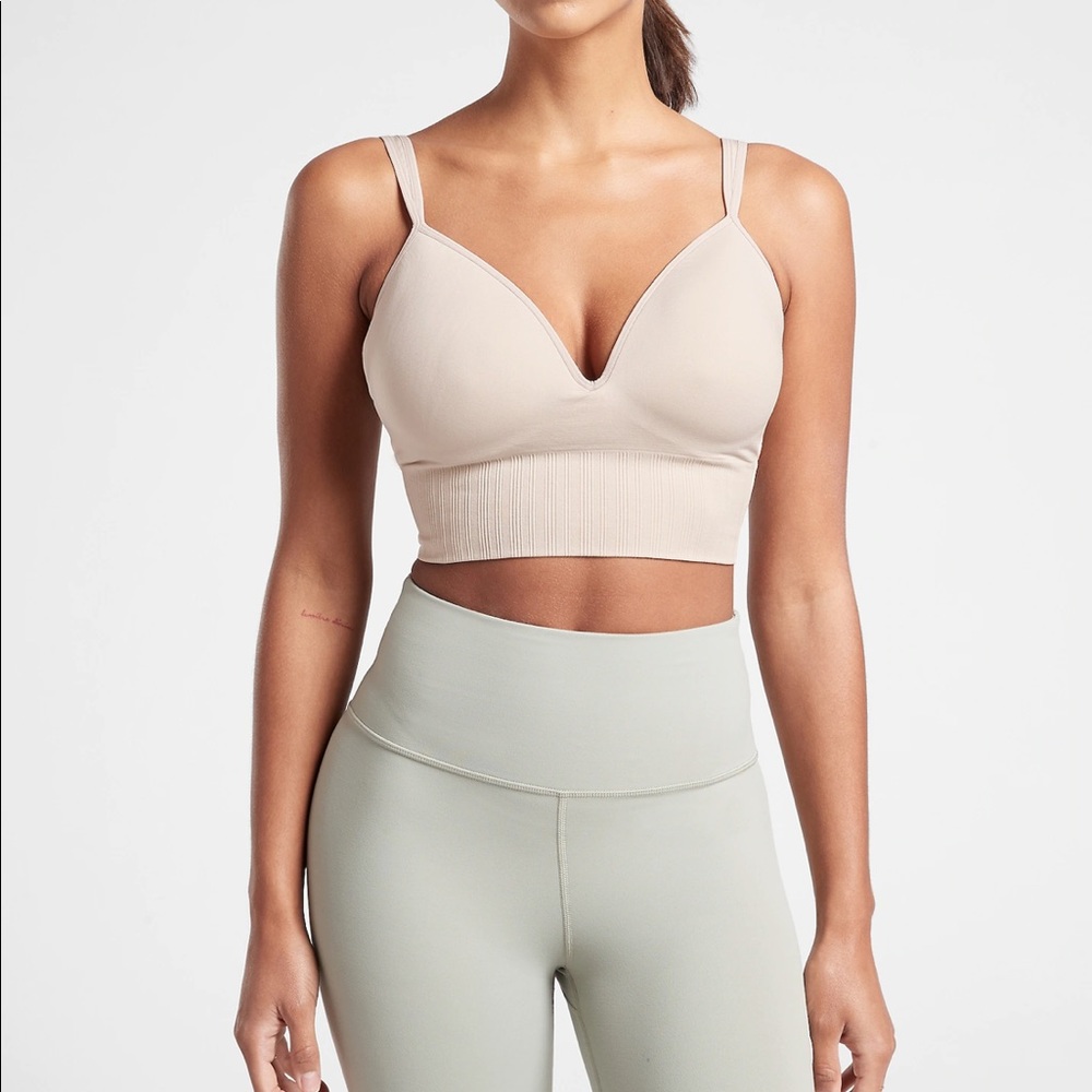Athleta Embrace Bra D-DD in Nude Size Small